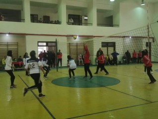 إنطلاق مباريات كرة الطائرة ضمن فعاليات أسبوع الفتيات الخامس بجامعة الفيوم