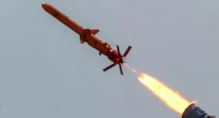 أوكرانيا تطلق صاروخ "نبتون"