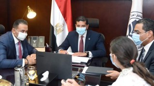 الرئيس التنفيذي للهيئة العامة للاستثمار  يبحث خطط "أمازون" في مصر