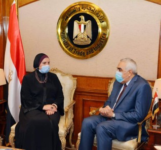 وزيرة التجارة والصناعة تؤكد على دعم ومساندة دولة العراق الشقيقة