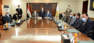 وزير التنمية المحلية يشهد توقيع عقد اتفاق محافظة الدقهلية وشركة " إيكارو " لتدوير المخلفات