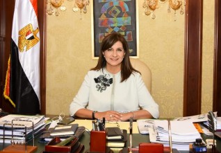 وزيرة الهجرة تناشد المصريين المتوجهين للكويت بتأجيل السفر لإعلان الحكومة الكويتية قرارات تنظيمية للحد من "كورونا"