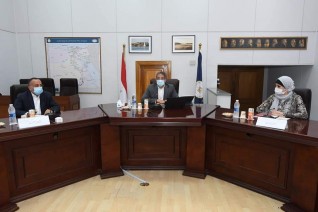 وزير السياحة والآثار يعقد اجتماعاً موسعاً لمناقشة سبل دعم منتج السياحة الثقافية في مصر