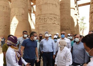 رئيس الوزراء يتابع أعمال الترميم بمعبد الكرنك وطريق الكباش