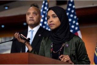 رئيس منظمة الحق  يحذر من تكرار أعضاء في الكونغرس الأمريكي بالتحريض ضد المسلمين