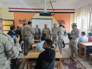 قائد القطاع الشمالي الغربي ووكيل تعليم كفر الشيخ في زيارة للفنية  العسكرية ببلطيم