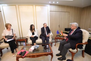 وزير التعليم العالي يبحث مع سفير الاتحاد الأوروبي بالقاهرة تعزيز التعاون المشترك