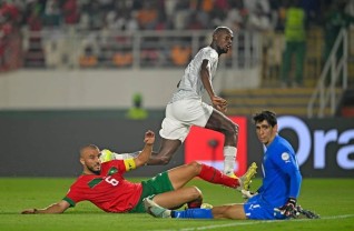 جنوب إفريقيا تطيح بالمغرب وتتأهل لربع النهائي