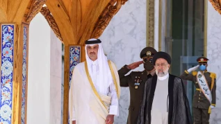 أمير قطر يؤكد خلال اتصال هاتفي مع الرئيس الإيراني ضرورة خفض كل أشكال التصعيد في المنطقة