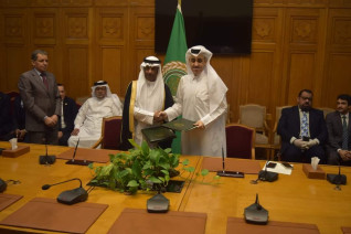 توقيع مذكرة تفاهم بين الاتحاد العربي للمخلصين الجمركيين وجامعة الدول العربية