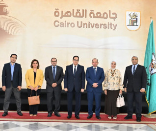 رئيس جامعة القاهرة يستعرض تشكيل لجنة الأمانة العلمية واختصاصاتها وآليات عملها بكلية طب القصر العيني