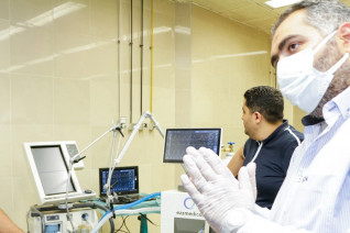جامعة القاهرة تعلن : "EZVent" أول جهاز تنفس صناعي مصري يحصل على الترخيص التجاري