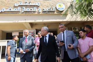 رئيس جامعة المنيا يلتقي الأطقم الطبية بمستشفيي الكبد والعيون استعدادًا لزيارة لجان الاعتماد والرقابة الصحية المنيا/انتصار شاهين