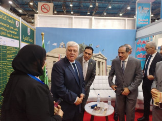 وزير التعليم العالى والبحث العلمى يشيد بجناح جامعة القاهرة بمعرض "أخبار اليوم - يوني إيجيبت"