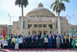 مجلس جامعة القاهرة يهنئ فخامة الرئيس عبدالفتاح السيسي والشعب المصري بقرب الاحتفال بالذكرى 52 لانتصارات حرب أكتوبر المجيدة