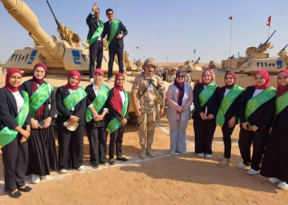 طلاب جامعة القاهرة وأسرة "من أجل مصر" يشاركون في فعاليات اصطفاف القوات المسلحة وتفتيش الحرب ورفع الكفاءة القتالية لتشكيل عسكري