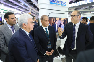 وزير التعليم العالي يتفقد معرض Cairo ICT 20
