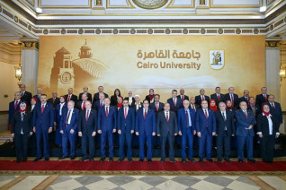 مجلس جامعة القاهرة يعرب اعتزازه وتقديره بالإشادة الكريمة التي وجهها الرئيس عبد الفتاح السيسي لطلاب الجامعة بالأكاديمية العسكرية المصرية