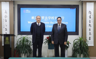 رئيس جامعة القاهرة يجري سلسلة لقاءات رفيعة المستوى بالصين لتعزيز التعاون الأكاديمي والبحثي