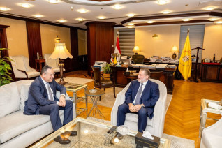 محافظ البنك المركزي المصري يلتقي وزير التعليم العالي والبحث العلمي لبحث التعاون المشترك
