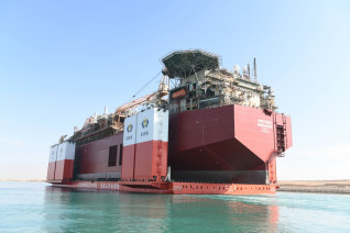 الفريق أسامة ربيع : "قناة السويس تشهد عبور سفينة الغطس HUA RUI LONG  ضمن قافلة الجنوب"  .. إحدي أكبر سفن المثقلات في العالم