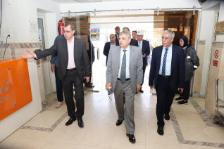 الفريق أسامة ربيع يبحث سبل التعاون مع محافظ السويس ويتابع مستوى تقديم الرعاية الصحية بالمستشفيات والمراكز الطبية التابعة للهيئة