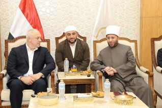 وزير الأوقاف يستقبل وفدًا من داغستان بمسجد مصر الكبير