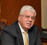وزير التعليم العالي يُهنئ منتسبي المجتمع الأكاديمي بعيد العمال تقديرًا لدورهم في دعم منظومة التعليم والبحث العلمي