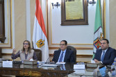 رئيس جامعة القاهرة يترأس اجتماع لجنة الهوية البصرية للحرم الجامعي