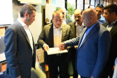 وزير الصناعة والنقل يتفقد 3 مصانع متخصصة في الصناعات الغذائية والمعدنية ومواد البناء بمدينة العبور الصناعية بمحافظة القليوبية